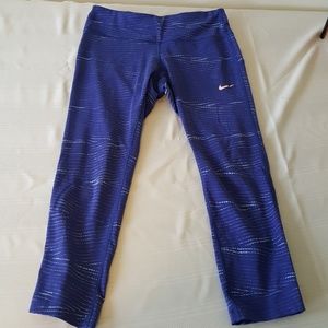 Nike DriFit Capri Leggings S